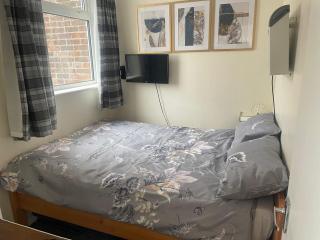4 Guests - Pet Friendly - Chalet Chapel - Skegness - 2