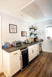 King and Queen Canopy Suites - Charlotte - 3