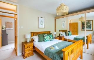 Croft House Sleeps 10 Country Views nr Salisbury - Winterbourne Dauntsey - 9