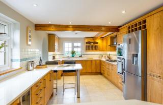 Croft House Sleeps 10 Country Views nr Salisbury - Winterbourne Dauntsey - 7