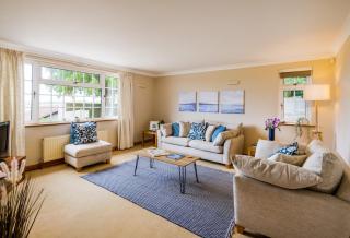 Croft House Sleeps 10 Country Views nr Salisbury - Winterbourne Dauntsey - 5
