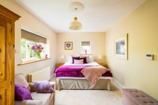 Croft House Sleeps 10 Country Views nr Salisbury - Winterbourne Dauntsey - 2