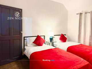 Sleeps 8 l 3 Bedroom l Last-minute Specials l New Property l Elegant House near City Center Sleeps 6 with Free Parking l By Zen Nights Short Lets & Serviced Accommodations - Leicester - 8