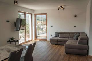 Villa Brje with Seasonal Pool - Dobravlje - 1