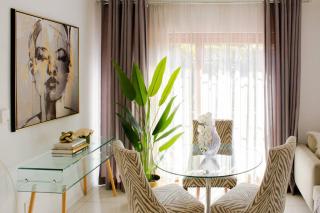 Beautiful 2 bedroom Apartment near Monte Casino - Sandton - 4