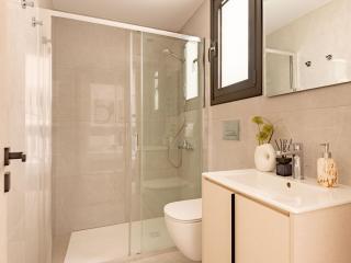 Sanders Eduardovich Limassol - Limassol - 5