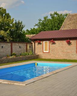 Masha Poolhouse - - 6