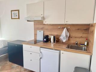 Studio Apartment with Easy Access & Parking - Wenen - 0