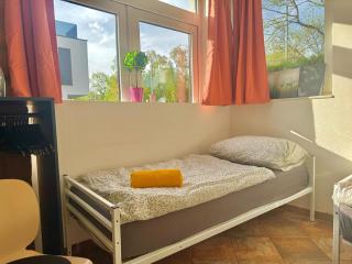 Studio Apartment with Easy Access & Parking - Wenen - 5
