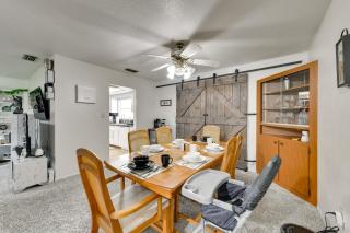 7 Mi to Siesta Beach Home with Furnished Patio! - Sarasota - 2