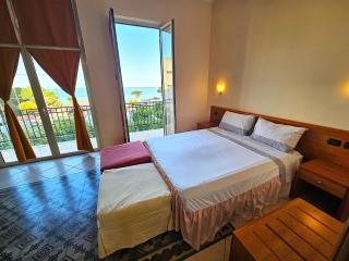 GR B&B - 8