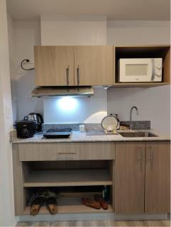 Lay Cozy Mactan with pool, gym and free WiFi just 5 mins near Airport - Pusok - 5