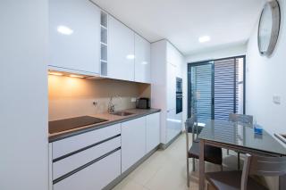 Beach 1Min! & Pool - Private Parking, AC & WiFi - 3