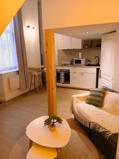 studio en mezzanine, métro et rue centrale mais calme - Oullins - 4