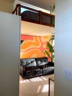 Adorable Cozy House with Parking and Loft! - Seattle - 6