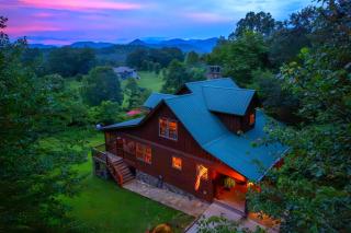 Hottub Wcu 3mi Views Firepit Porch Natpark23mi - Sylva - 0