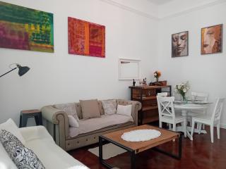 Chic Cozy Quiet DELUXE Citycenter in ASTORIA with AC - 1