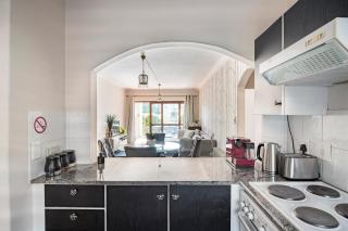 Designer garden 2 Bed apartment 1km to Mandela Sq - Joanesburgo - 5