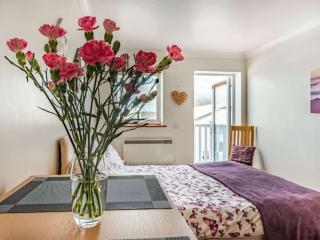 3 Bed in Freshwater East FB277 - Hodgeston - 1