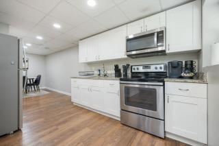 Tranquil 2bd Oasis 10 Min to Airport & Downtown - 4