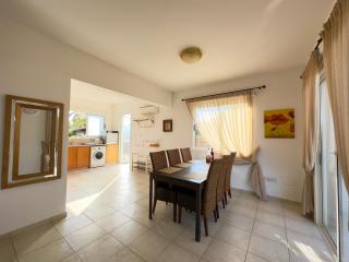 3 bedroom villa with pool 5 minutes to the center of Paphos - 5