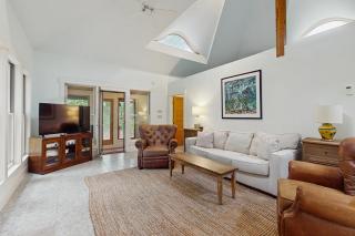 The Lemonade Stand - West Tisbury - 8