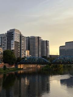 WroApart Family Comfort Residence at Two Towers, Stylish 2-Bedroom Apartment by the Odra River 2 Balconies- Parking - 10 min from Market Square - Breslávia - 4
