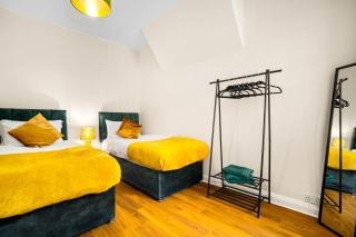 3 Bed House With Free Street Parking - 7