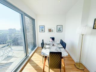 Lux 3-Bedroom Penthouse in Battersea with 3 Private Balconies near Clapham , Nine Elms - 8