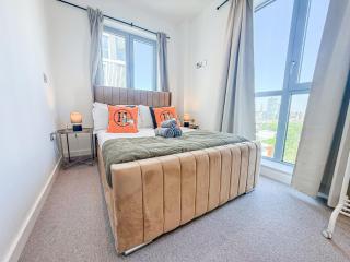 Lux 3-Bedroom Penthouse in Battersea with 3 Private Balconies near Clapham , Nine Elms - 2