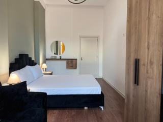 PrimeStay 1BR Luxury apt Exclusive Location steps from the sea - Durrës - 4