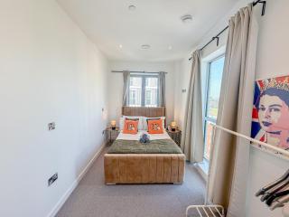 Lux 3-Bedroom Penthouse in Battersea with 3 Private Balconies near Clapham , Nine Elms by NourNest Apartments - 7