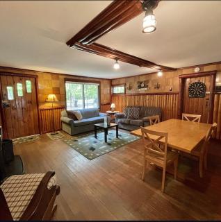 Quaint Cottage on the Sandy Shores of Lake Michigan - Rapid River - 6