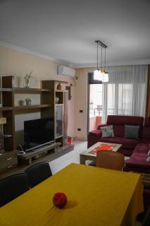 Cozy Flat at Komuna e Parisit - Tirana - 0