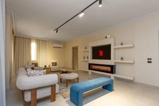 Stylish 2BR Ensuitex2 Smart Home By BeitHady - New cairo - 6