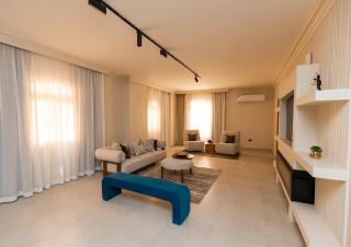 Stylish 2BR Ensuitex2 Smart Home By BeitHady - New cairo - 7