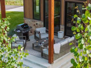 Upscale Ski Chalet - Wildlife AC Hot Tub - Driggs - 1