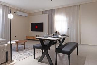 Luxury 1BR 2 Twins Pool BH-26-005 - New cairo - 3