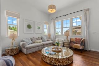 Makaha Villa by AvantStay Mountain Ocean Views - 1