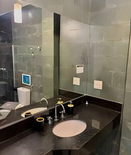 Explorer Bar - Tropical Room - 5