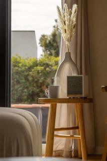 Luxe 2BR with Designer Touches, Walk to Everything - 2