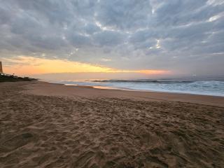 Coastal Bliss, 3BR Umhlanga Apartment With Ocean View - 6