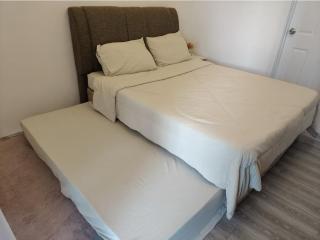 Skyedwight Condo - 1 Bedroom Pool View with Gym and Free WiFi Near Airport - 5