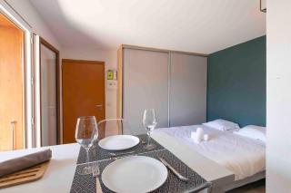 Cabana & Studio Alpin Annecy - Terrasse Parking - Argonay - 1