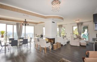 Exceptional Villa with Sea View, Pool & Privacy - 8