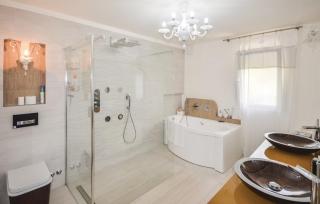 Exceptional Villa with Sea View, Pool & Privacy - 3