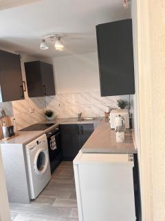 Stylish 1 Bedroom Apartment Near Sheffield - Kimberworth - 4