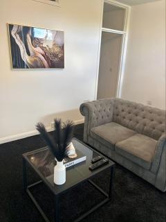 Stylish 1 Bedroom Apartment Near Sheffield - Kimberworth - 5