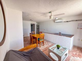 Ocean View, 2 Bedrooms, King Beds, pool, beach - 4
