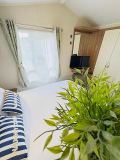 Fabulous 3 Bedroom Static Caravan at Billing Aquadrome - Great Billing - 6